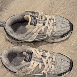 Nike Light Gray and Cream Athletic Sneakers